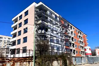 Тристаен апартамент с тераса в Слатина, София
