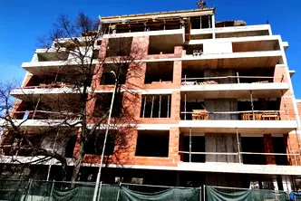 Четиристаен апартамент в Слатина с асансьор и паркомясто