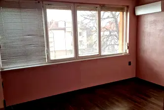 Двустаен апартамент с паркинг в Славия, София