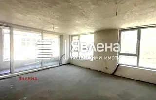 Тристаен апартамент с лоджия в Славия, София