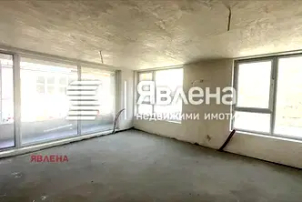 Тристаен апартамент с лоджия в Славия, София