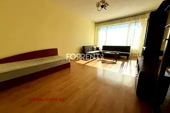 Тристаен апартамент в Славия с две тераси