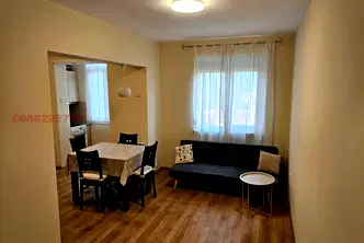 Тристаен апартамент в София, Гео Милев