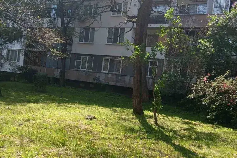 Двустаен апартамент в София, Люлин 9
