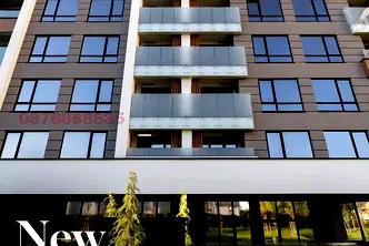 Просторен двустаен апартамент с озеленен двор в Сердика, София