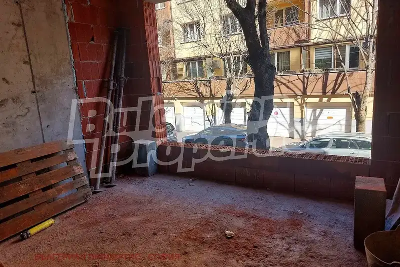 Двустаен апартамент с голяма тераса в Стрелбище, София