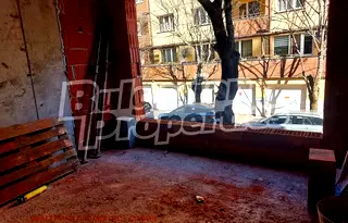 Двустаен апартамент с голяма тераса в Стрелбище, София