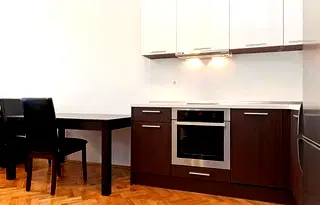 Двустаен апартамент с балкон в Стрелбище, София