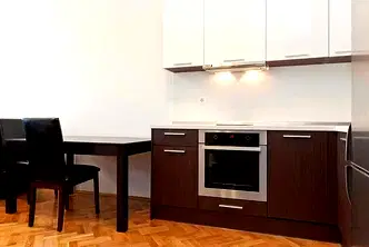 Двустаен апартамент с балкон в Стрелбище, София