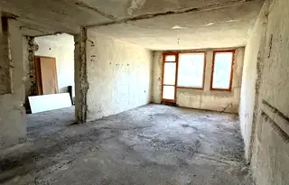Тристаен апартамент с две тераси в Стрелбище, София