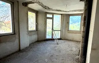 Тристаен апартамент с тераса в Стрелбище, София