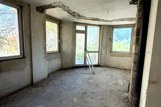 Тристаен апартамент с тераса в Стрелбище, София
