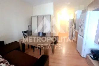 Двустаен апартамент в Студентски град с тераса и асансьор