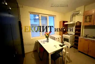 Маломерен 2-стаен апартамент в Студентски град с тераса