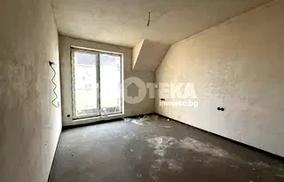 Тристаен апартамент в София, Сухата река
