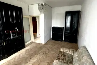 Тристаен апартамент в Сухата река с изток/запад изложение