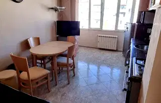 Тристаен апартамент с източно изложение в Сухата река, София