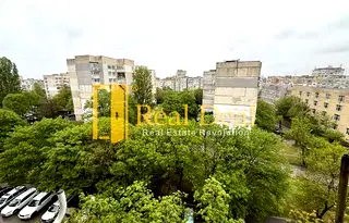 Тристаен апартамент 65 кв.м. в Света Троица с два балкона