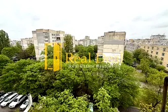Тристаен апартамент 65 кв.м. в Света Троица с два балкона