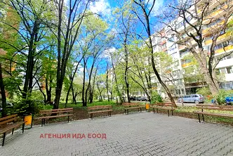 Двустаен апартамент в Света Троица с източно изложение