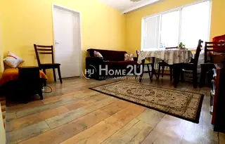 Тристаен апартамент в София, Света Троица