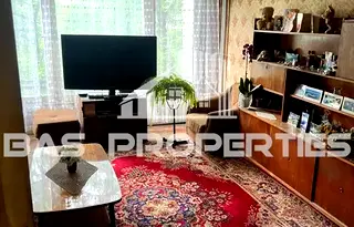 Тристаен апартамент с две тераси в Света Троица, София