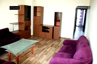 Тристаен апартамент в Света Троица, София с асансьор
