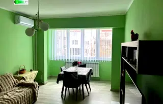 Тристаен апартамент с две тераси в кв. Толстой, София
