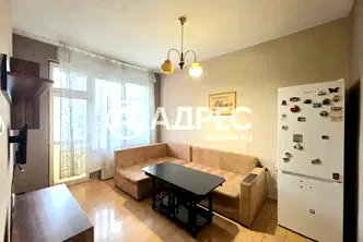 Тристаен апартамент 56 кв.м в Толстой с тераса