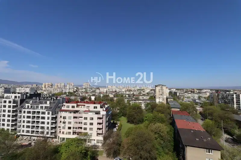 3-bedroom apartment in Sofiya, Tolstoi