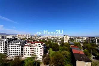 Тристаен апартамент с панорамна тераса в Толстой, София