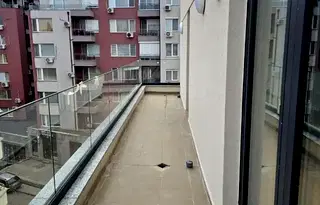 Тристаен апартамент с две тераси в кв. Витоша, София