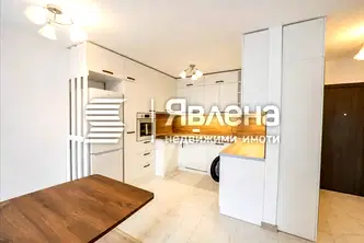 Тристаен апартамент с голяма тераса в кв. Витоша, София
