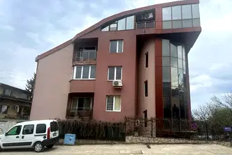 Просторен 2-стаен апартамент с две тераси във Витоша, София
