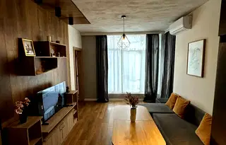 Двустаен апартамент с балкон в кв. Витоша, София