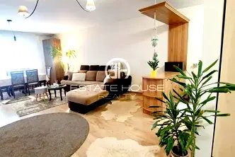 Просторен 3-стаен апартамент с две тераси в кв. Витоша, София