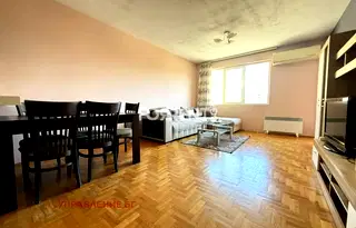 Тристаен апартамент в кв. Витоша с балкон в София