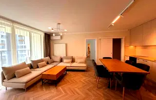 Тристаен апартамент с тераса в ж.к. Витоша, София