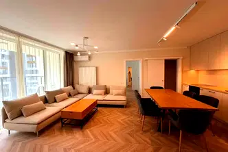 Тристаен апартамент с тераса в ж.к. Витоша, София