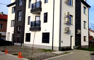 Едностаен апартамент в Враждебна с баня и видеонаблюдение