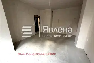 Двустаен апартамент на партер във Връбница 2, София