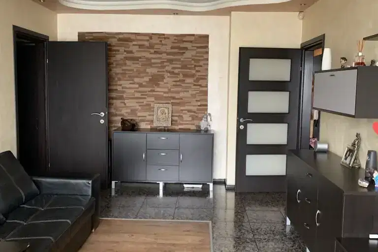 3-bedroom apartment in Sofiya, Vrybnica 2