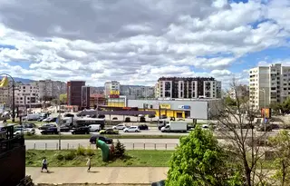 Тристаен апартамент с голяма тераса в Връбница 2, София
