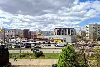 Тристаен апартамент с голяма тераса в Връбница 2, София