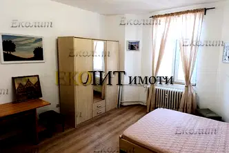 Двустаен апартамент с голяма тераса в Яворов, София