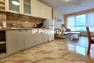 Двустаен апартамент с тераса в Зона Б-18, София