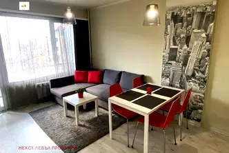 Двустайно жилище с балкон в Зона Б-18, София