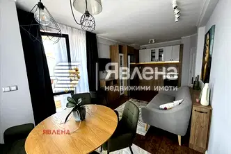 Тристаен апартамент с голяма тераса в Зона Б-18, София