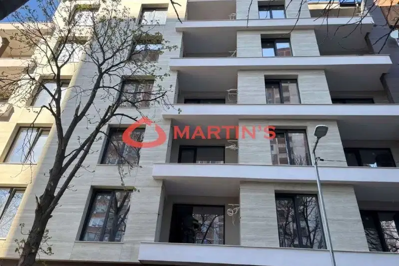 Three-room apartment in Zona B-19 with terrace and elevator