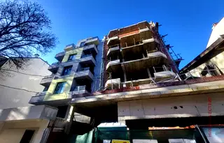Двустаен апартамент 93 кв.м в Зона Б-5, София с асансьор